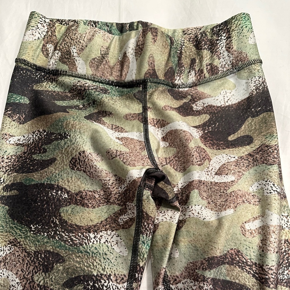 NWOT Terez Exercise Camo Print Leggings